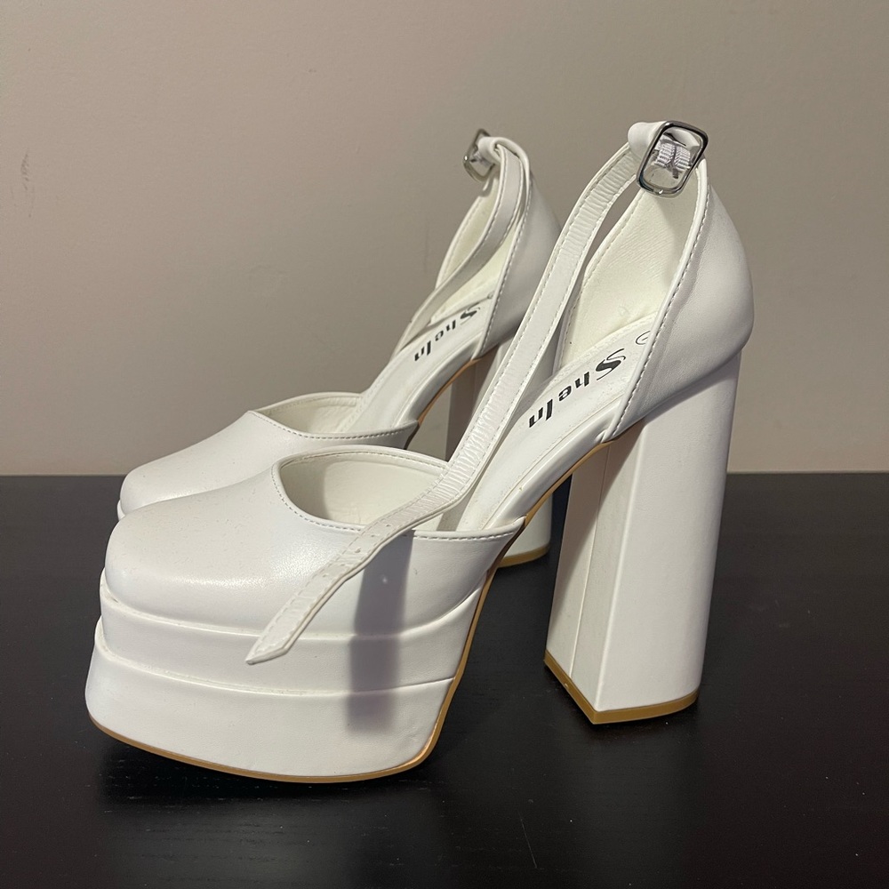 Big heels - Picture 2 of 5